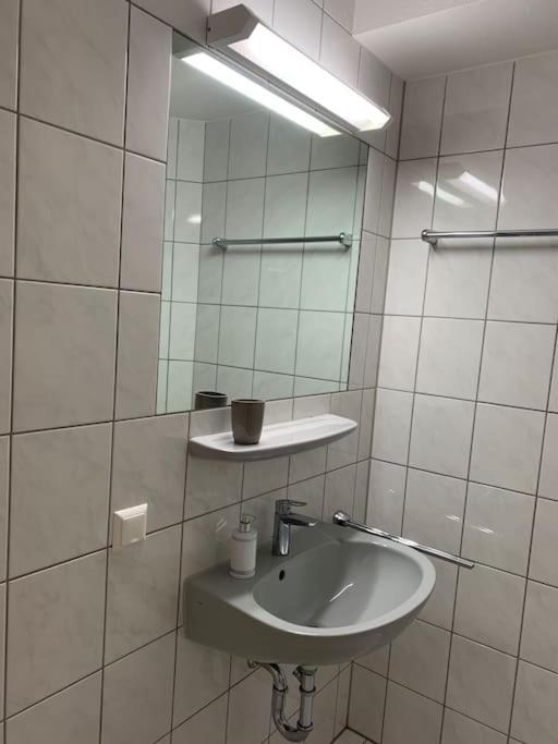 Eine Gemuetliche Einzimmerwohnung โอสต์ฟิลเดิร์น ภายนอก รูปภาพ